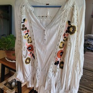 Free People,Sarafina Floral Embroidered Peasant Top, Fits Like Large, Labeled Xs